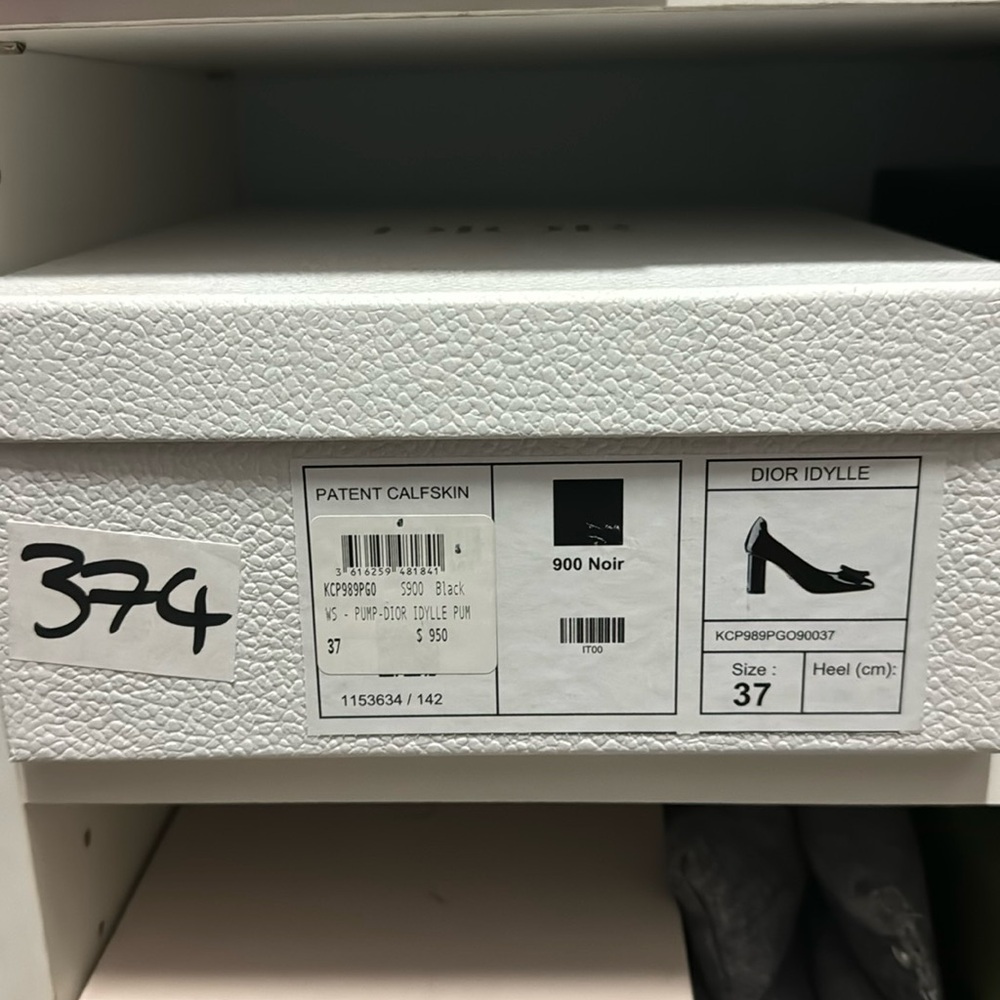 Barely worn dior patent leather heels. Worn twice.